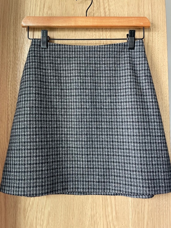 Wilfred Dresses & Skirts - Aritzia Wilfred Plaid Mini Skirt - Size 0